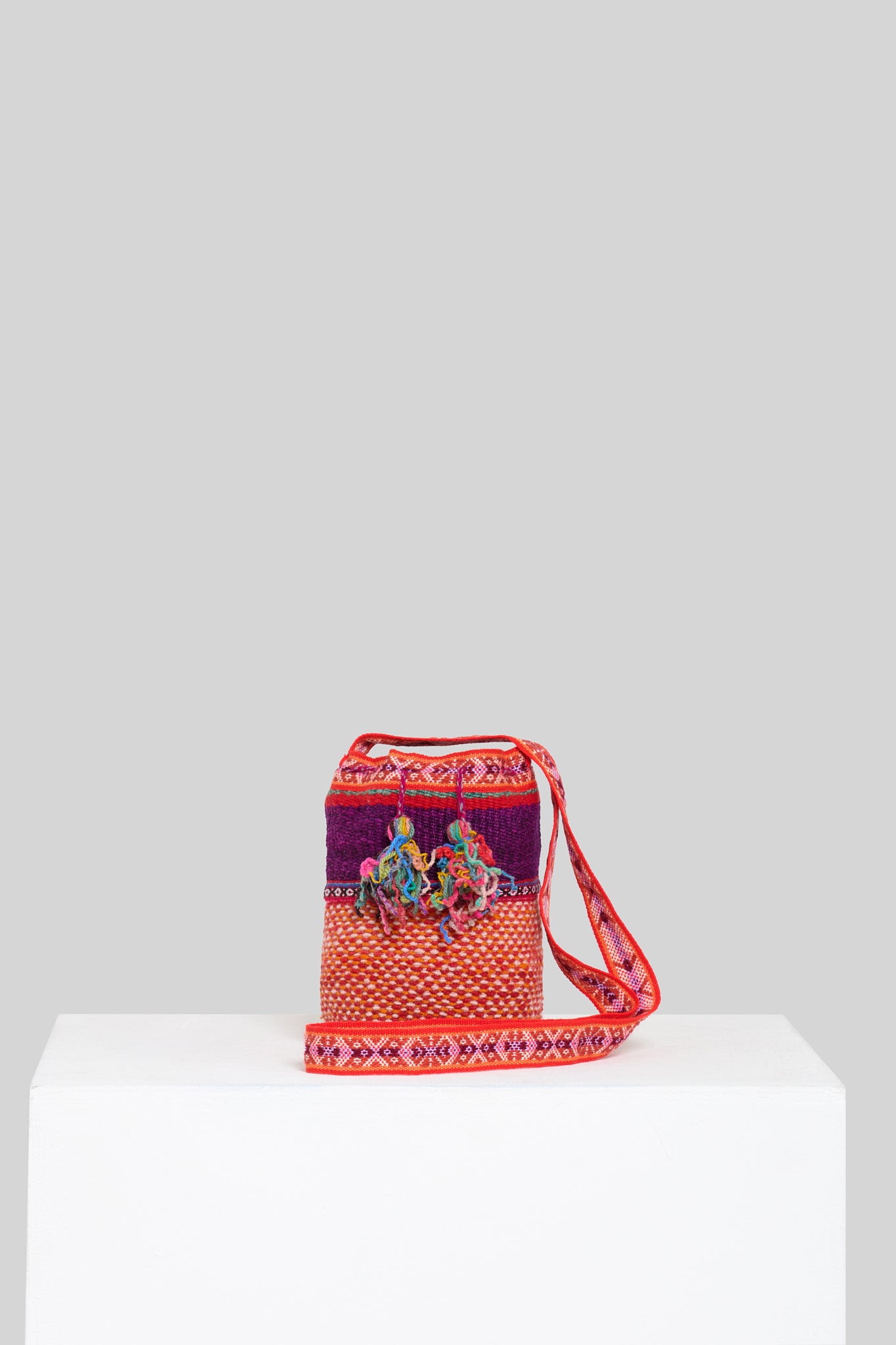 Secchiello Cuzco dettaglio viola