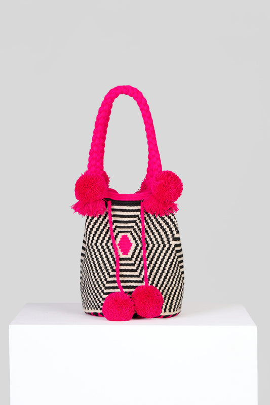 Mochila con pompom fucsia